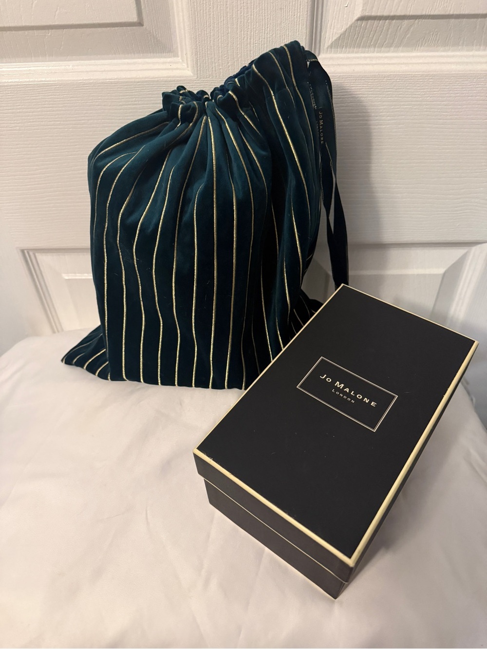 Jo Malone Black Box with Dark Green Velvet Drawstring Bag